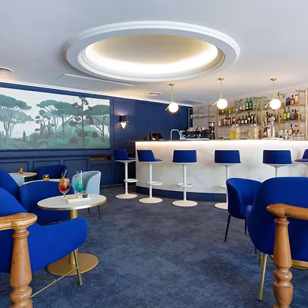 Mercure Centre Bompard La Corniche Otel